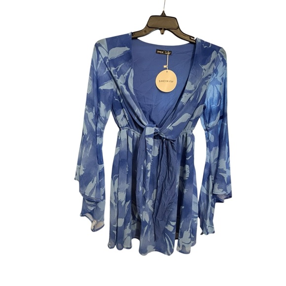 SHEIN Dresses & Skirts - SHEIN Blue and White Floral Wrap Dress NWT (S)